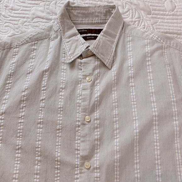 Perry Ellis Short Sleeve Button Front Shirt - Picture 3 of 6